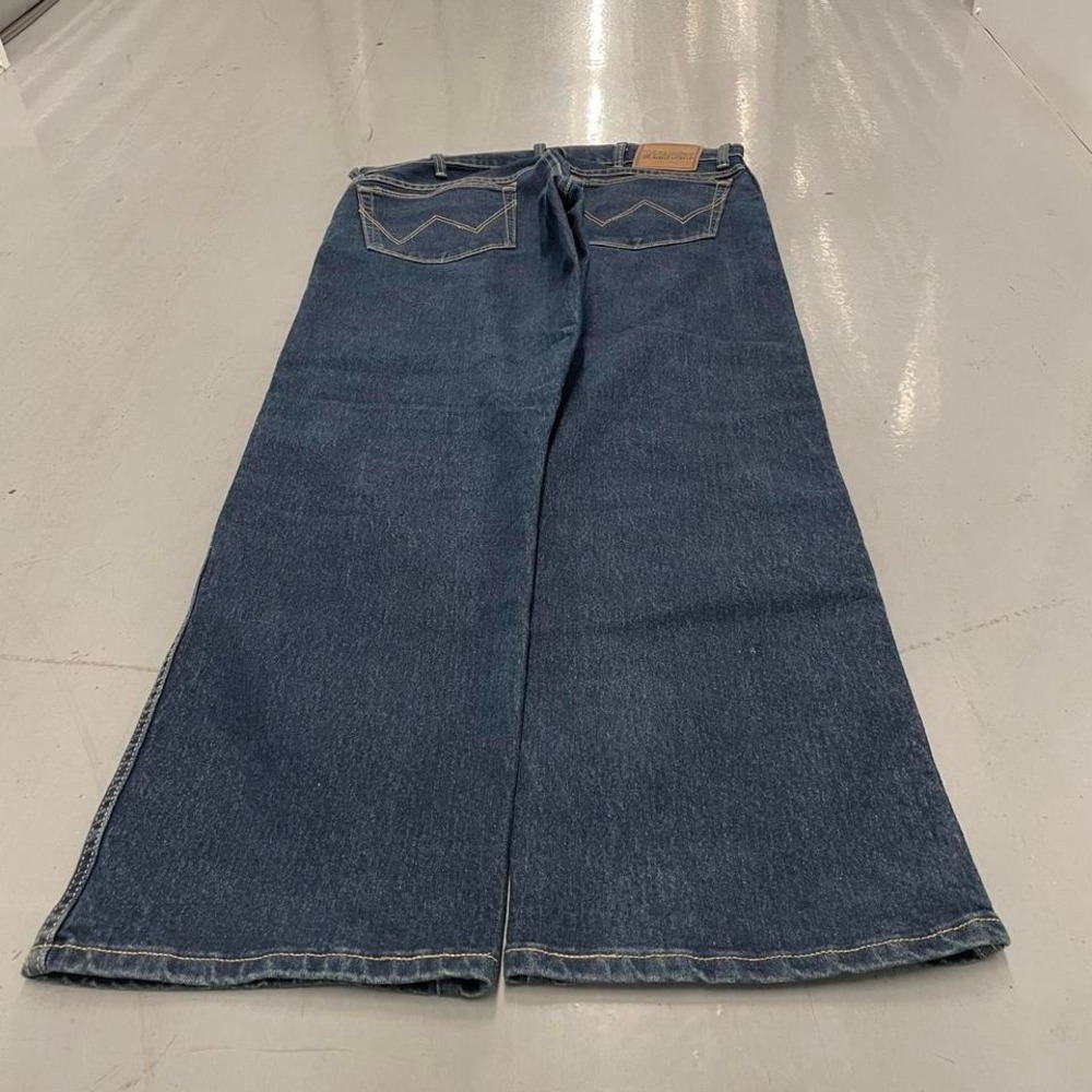 Wrangler rugged wear barely used with sick dead stock type of look and nice wash